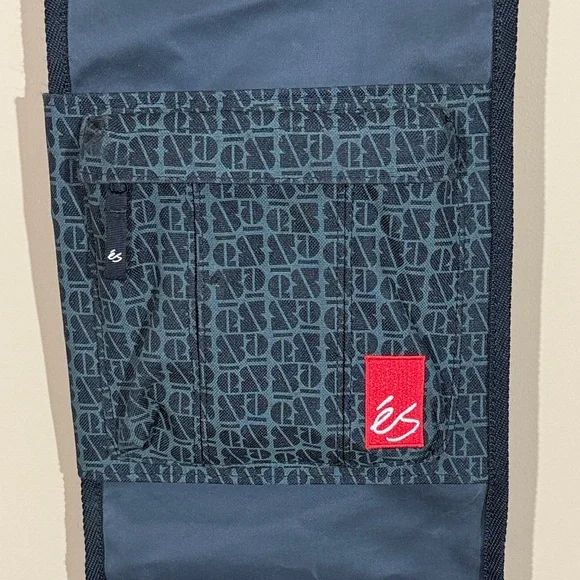 és Carry On Skateboard Bag - Picture 4 of 6